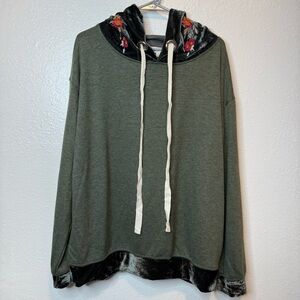 Umgee Green Floral Hooded Pullover Velour Trim Size Medium Garden Fairy